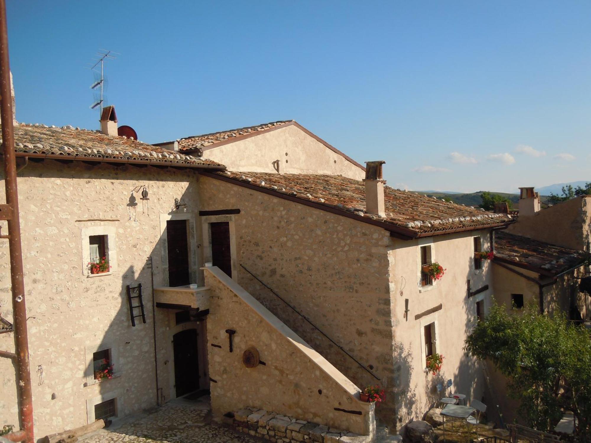 La Casa Su Le Dimore Del Borgo Santo Stefano Di Sessanio Eksteriør bilde