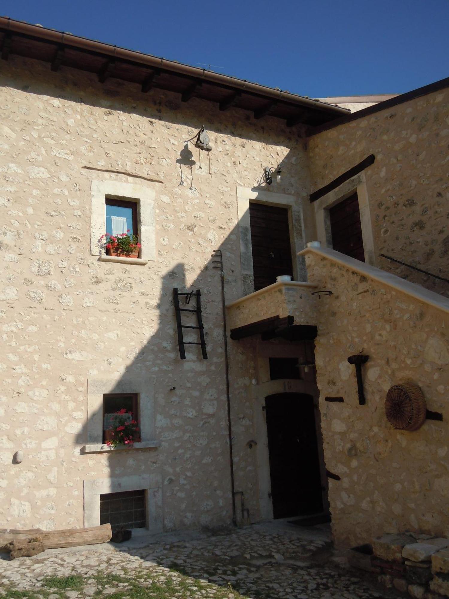 La Casa Su Le Dimore Del Borgo Santo Stefano Di Sessanio Eksteriør bilde